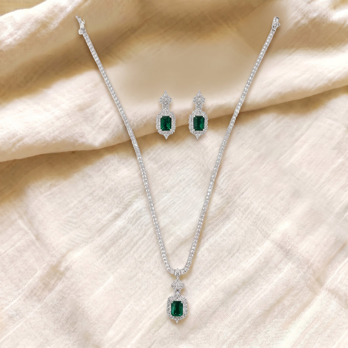 Veridian Emerald Diamond Solitaire Pendant Necklace Set