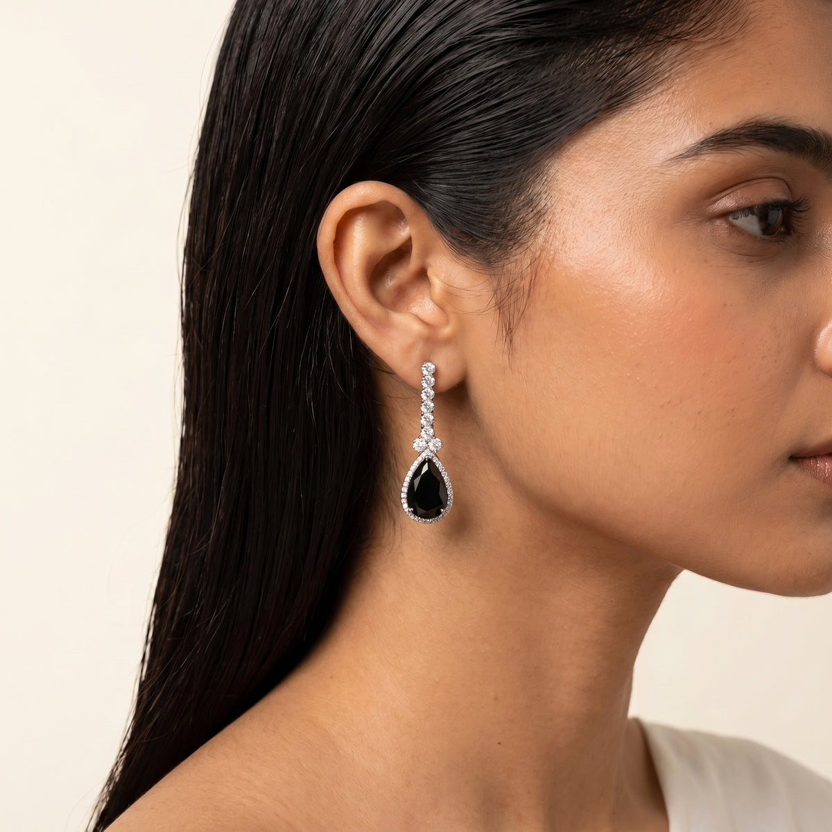 Onyx Royale Diamond Solitaire Drop Necklace Set