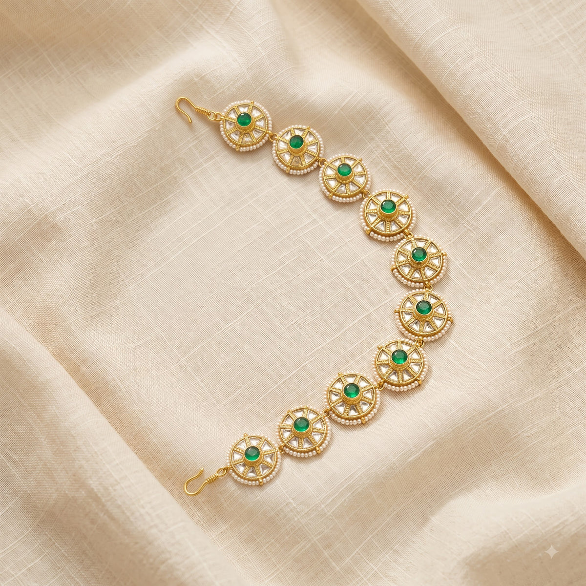 Emerald Chakra Kundan Mathapatti