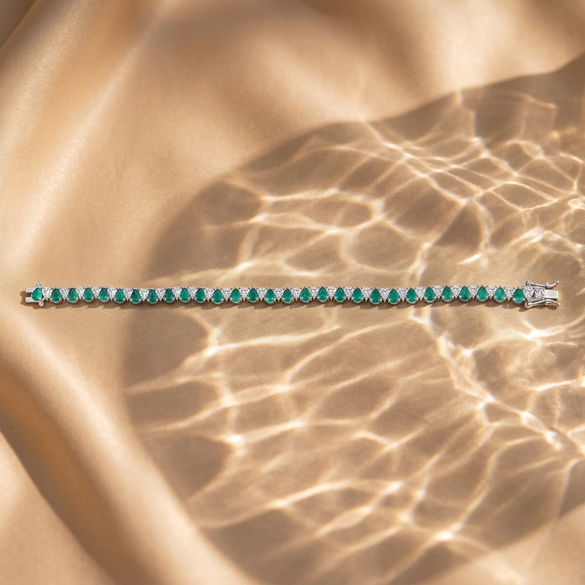 Esmeralda Emerald Green Teardrop Tennis Bracelet