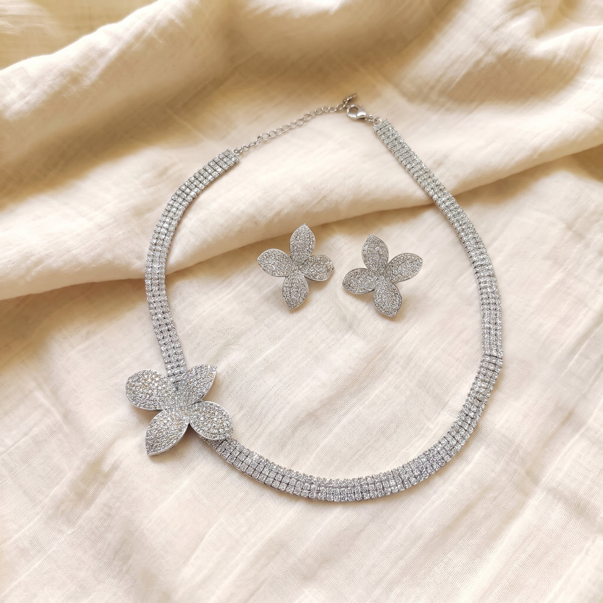 Florielle Diamond Blossom Necklace Set