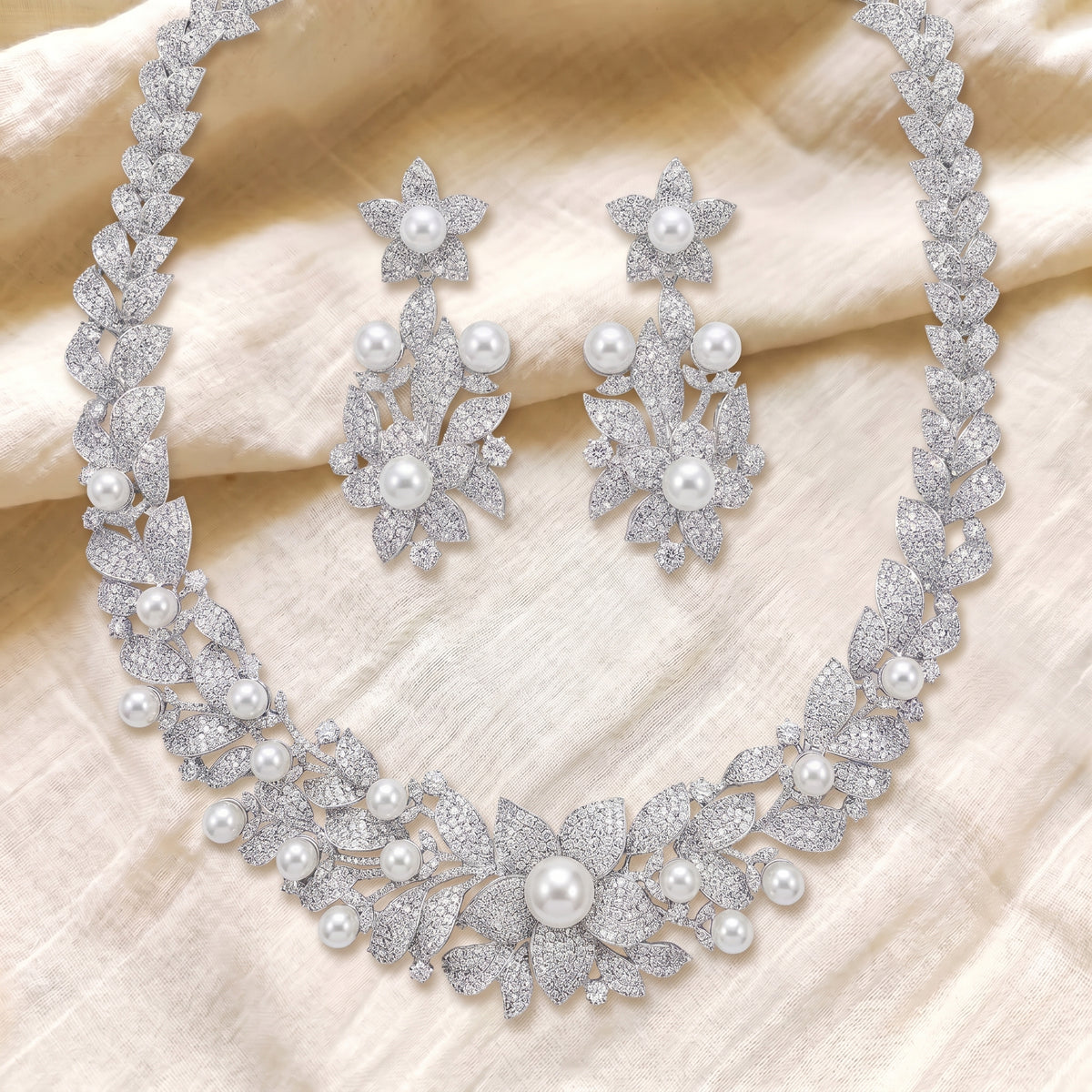 Fleur de Pearl Diamond Floral Necklace Set