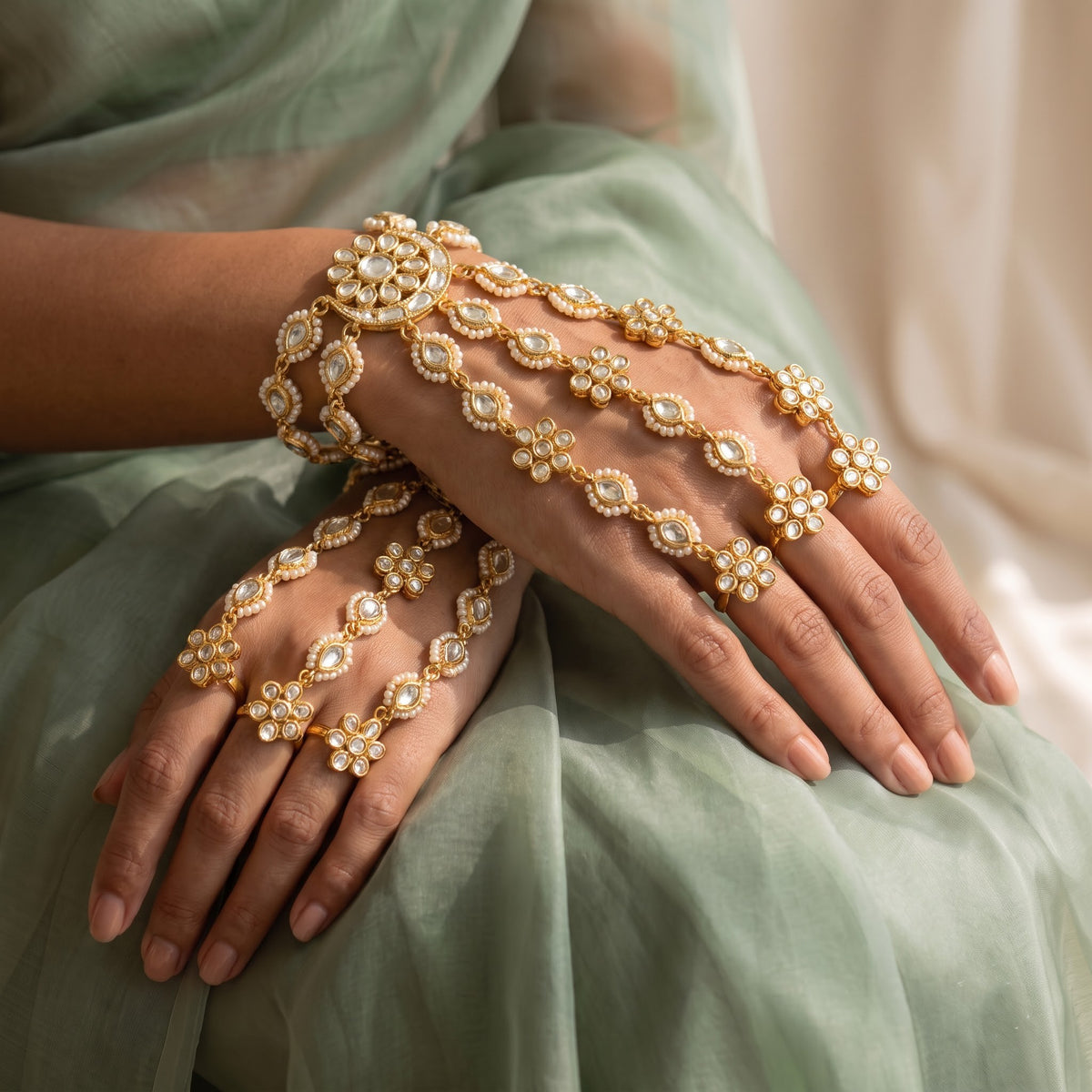 Gulnaar Kundan Pearl Jaal Hathphool