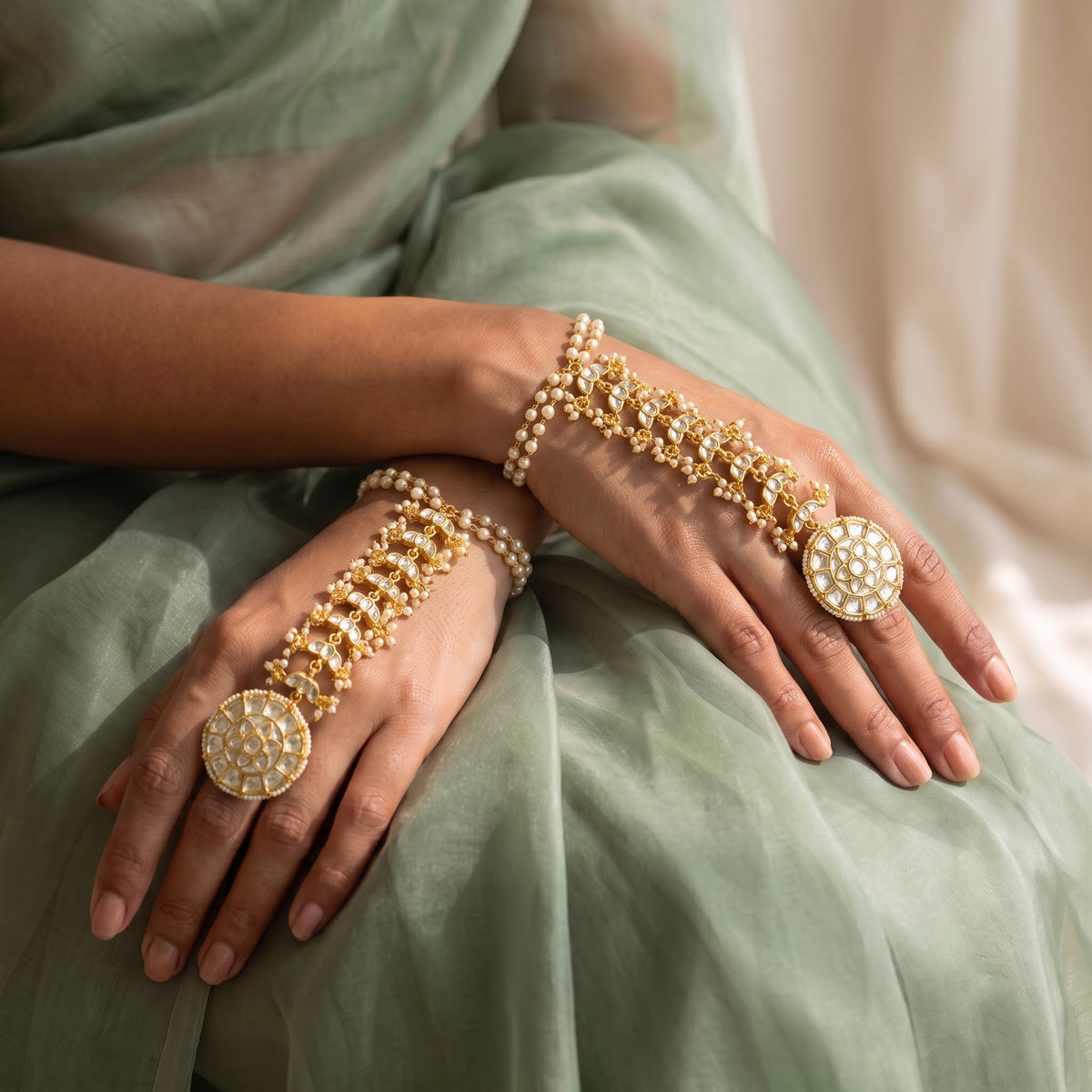 Amara Kundan Pearl Hathphool