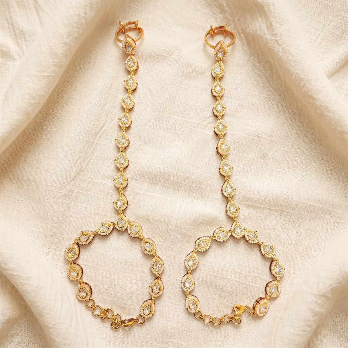 Noor Kundan Pearl Teardrop Hathphool