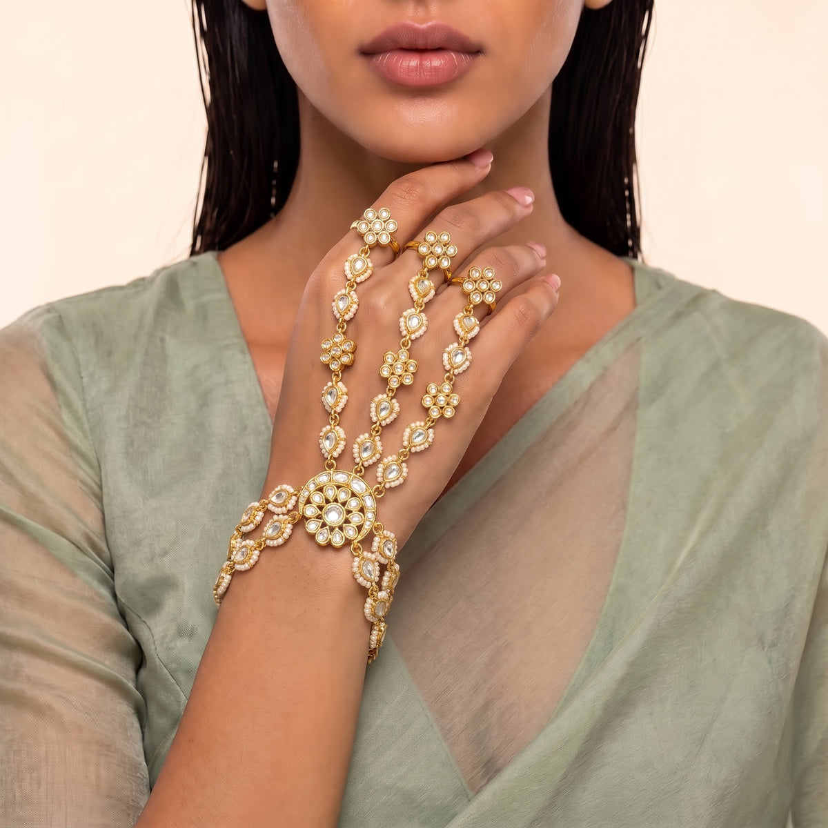 Gulnaar Kundan Pearl Jaal Hathphool