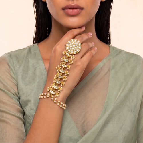 Amara Kundan Pearl Hathphool