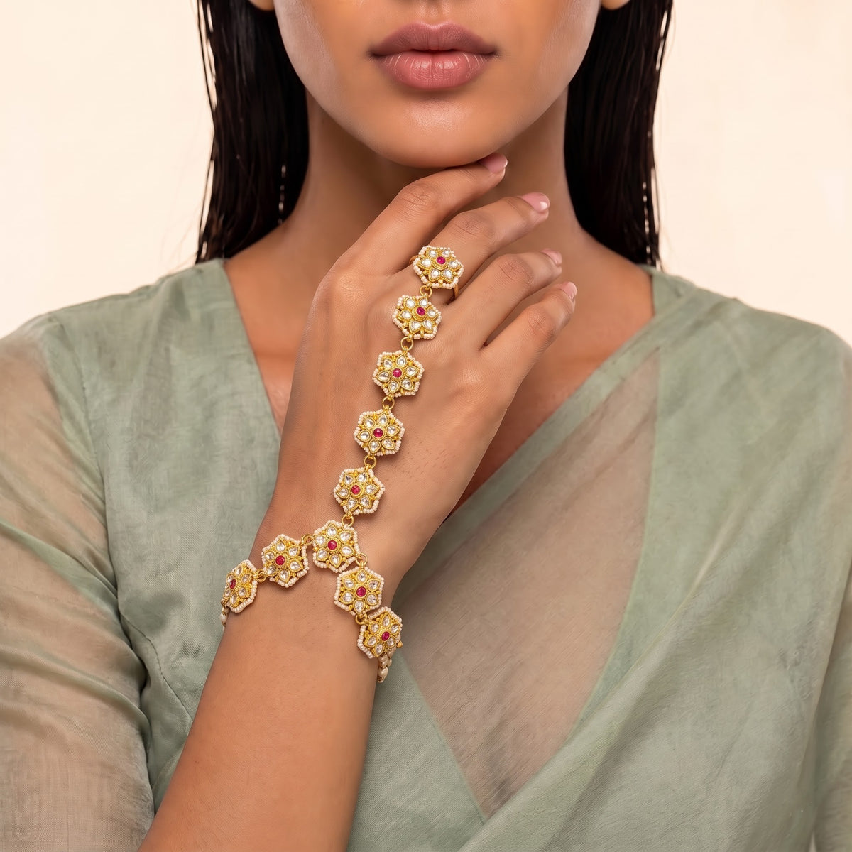 Ruhan Ruby Kundan Hathphool